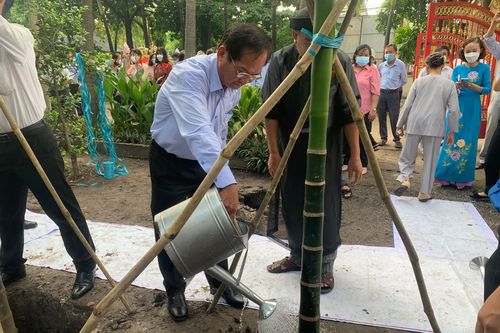 Các quận, huyện phát động 'Tết trồng cây đời đời nhớ ơn Bác Hồ'