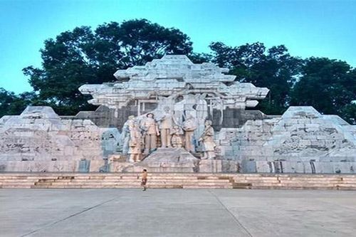 Bác Hồ với người dân Tuyên Quang