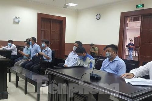 Vụ sập tường 7 người chết ở Vĩnh Long: phạt tù giam 4/7 bị cáo