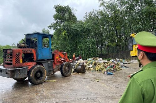 Công ty cao su bị phát hiện xả chất thải rắn ra môi trường