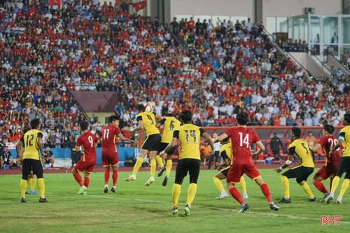 Tiến Linh ghi bàn, U23 Việt Nam vào chung kết