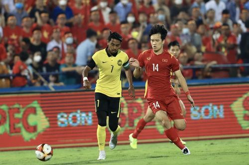 Hình ảnh trận bán kết bóng đá nam giữa U23 Việt Nam và U23 Malaysia