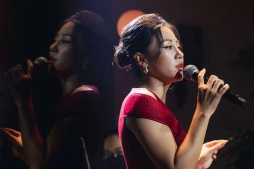 Văn Mai Hương nói gì trước thông tin nghỉ hát 3 - 4 tháng?