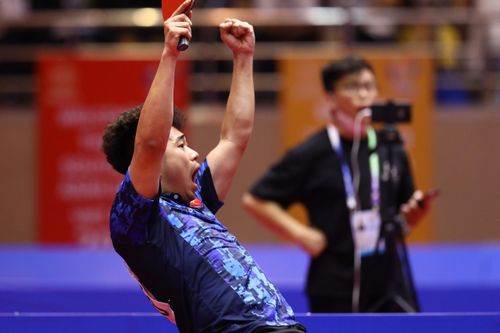 Đức Tuân giành HCV đơn nam SEA Games cho bóng bàn Việt Nam sau 19 năm