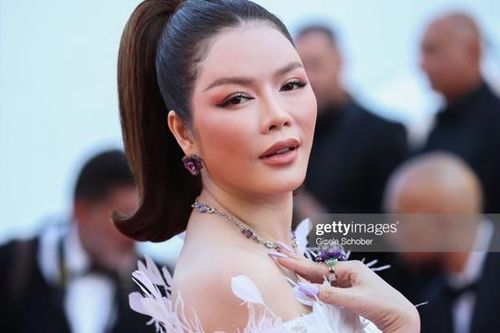 Lý Nhã Kỳ mang 43 vali đến Cannes, đeo trang sức 2,5 tỷ đồng