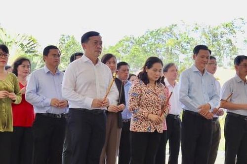Văn phòng Đoàn ĐBQH và HĐND TPHCM tổ chức về nguồn tại tỉnh Đồng Tháp