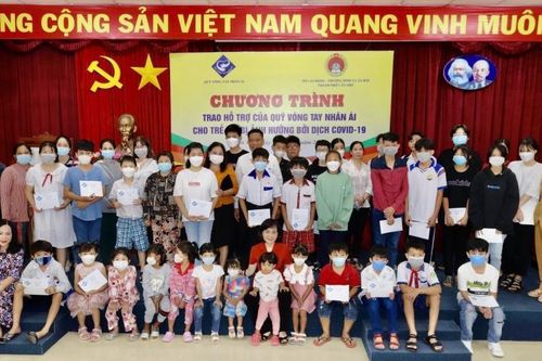 Cần Thơ: Hơn 130 triệu đồng trao tặng trẻ em bị ảnh hưởng bởi dịch COVID-19