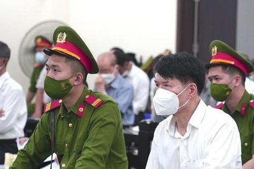 Vụ VN Pharma: Tòa yêu cầu tiếp tục điều tra các cán bộ hải quan và đối tượng liên quan