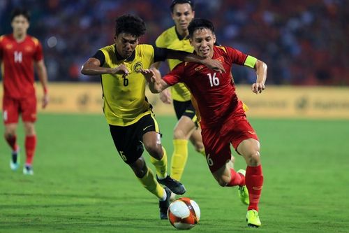 Vì sao Hùng Dũng phải kiểm tra doping khi chạy như chiến binh và kiến tạo cho Tiến Linh?