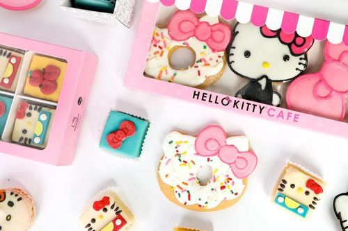 Cưng xỉu với set trà chiều Hello Kitty, dòm để có thêm động lực dành tiền đi du lịch nào!