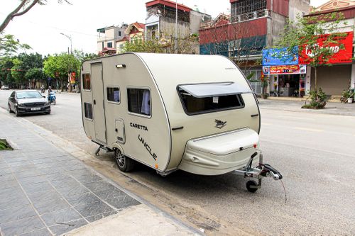 Cận cảnh xe kéo cắm trại giá 870 triệu đồng ở Hà Nội