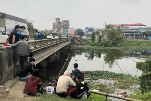 Phát hiện thi thể hai mẹ con nổi trên sông ở Nghệ An