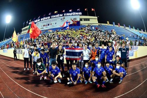 'Người đàn bà thép' của bóng đá Thái Lan ở Việt Nam
