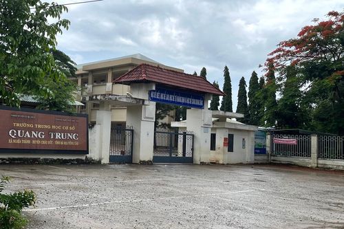 Giáo viên dạy tiếng Anh đánh 19 học sinh trong giờ học