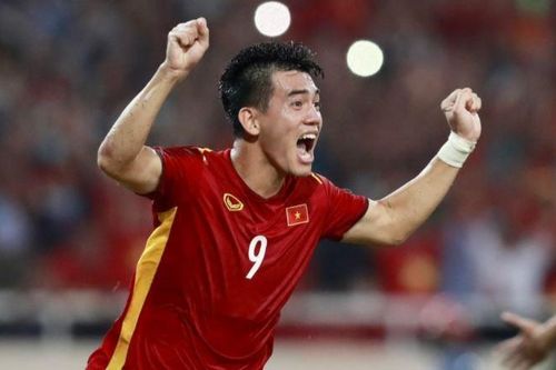 Báo Thái Lan: 'Cả nước rơi lệ'