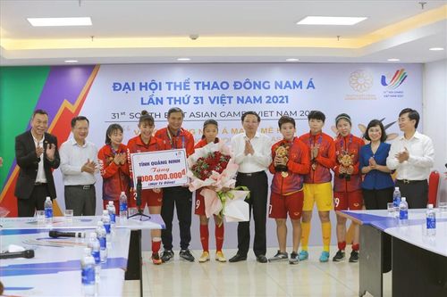 Vô địch SEA Games 31, tuyển nữ Việt Nam nhận 'mưa tiền thưởng'