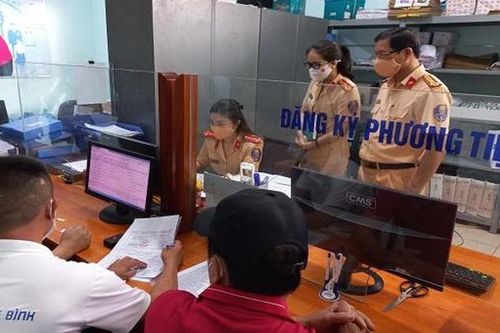 Ngày đầu tiên đăng ký, nhận biển số ôtô, xe máy ở công an cấp huyện, xã ở Quảng Bình: Thuận tiện cho người dân