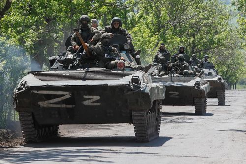 Ông Zelensky nói tình hình ở Donbass xấu đi, Nga tính 'giải cứu' tài phiệt Ukraine