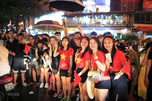 Người dân cả nước ăn mừng U23 Việt Nam giành HCV SEA Games 31