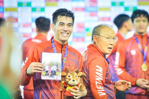 Tiến Linh: HCV tại SEA Games 31 là dấu ấn đặc biệt của cuộc đời