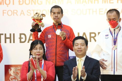 Cơ thủ số 3 thế giới Trần Quyết Chiến lần đầu vô địch SEA Games