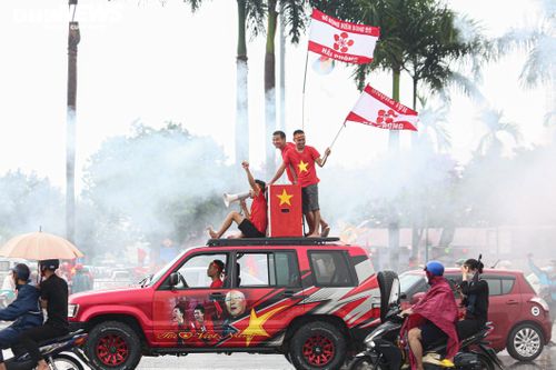 Vạn người đổ về sân Mỹ Đình cổ vũ U23 Việt Nam đại chiến U23 Thái Lan