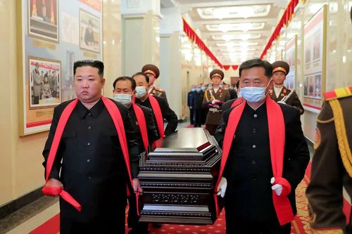 Ông Kim Jong Un chủ trì lễ tang cho Nguyên soái Hyon Chol Hae