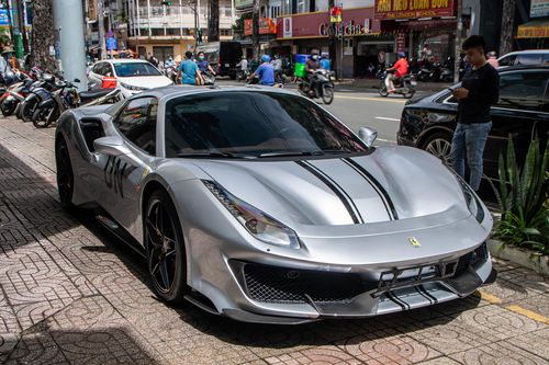 Chi tiết Ferrari 488 Pista Spider được làm mới ngoại thất tại TP.HCM