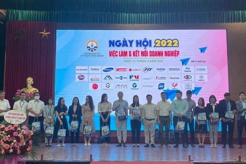 Ngày hội việc làm - cầu nối quan trọng cho doanh nghiệp và sinh viên