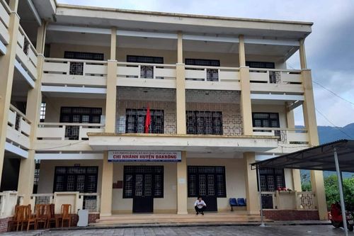 Quảng Trị: Khởi tố 2 cán bộ 'ăn tiền' của dân khi làm sổ đỏ