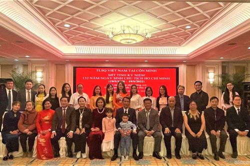 Nhiều hoạt động kỷ niệm 132 năm ngày sinh Chủ tịch Hồ Chí Minh tại Côn Minh, Trung Quốc