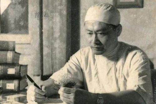 Vị Giáo sư làm rạng danh nền y học Việt Nam với phương pháp mổ gan khô