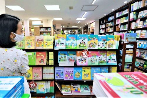 Lựa chọn sách giáo khoa nên được Quốc hội giám sát tối cao