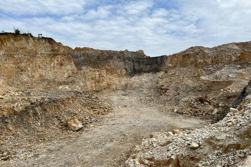 Quảng Ninh: Phạt 120 triệu đồng đối với doanh nghiệp khai thác đất làm vật liệu xây dựng