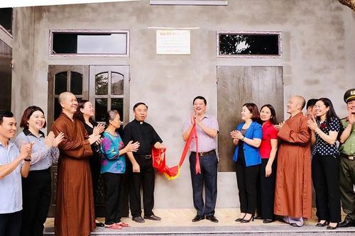 Ninh Bình: Khánh thành 2 ngôi nhà đại đoàn kết tặng hộ nghèo