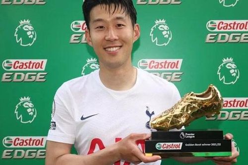 Neville: Son là một cầu thủ đặc biệt và xứng đáng là đôi giày vàng