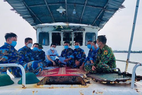 Nghệ An: Kiểm tra, xử phạt 5 tàu cá vi phạm