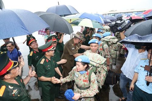 Thê đội 2 của Bệnh viện dã chiến cấp 2 số 4 lên đường tới Nam Sudan