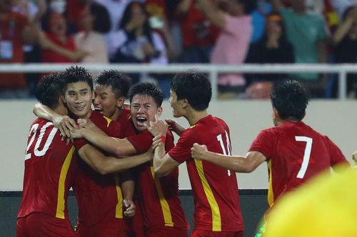 Cú đánh đầu của Nhâm Mạnh Dũng chưa thể giúp Việt Nam mạnh hơn Thái Lan ở U23 châu Á