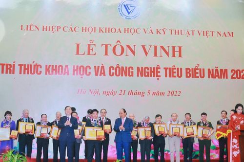 Tôn vinh trí thức Khoa học và Công nghệ tiêu biểu năm 2022: Thanh Hóa có 1 trí thức được vinh danh