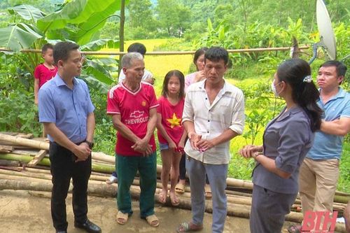 Huyện Quan Sơn khắc phục thiệt hại do ảnh hưởng của đợt mưa lớn kéo dài