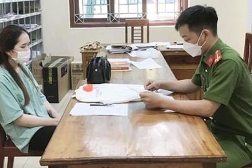 Đến nhà chị gái ngủ, bị cháu dâu trộm 3,2 cây vàng