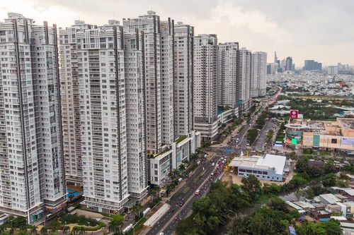 Nghịch lý cao ốc 30 tầng, đường 10 m ở TP.HCM