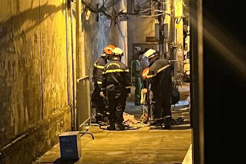 Rơi thang máy nhà 7 tầng ở Hà Nội, 2 người chết