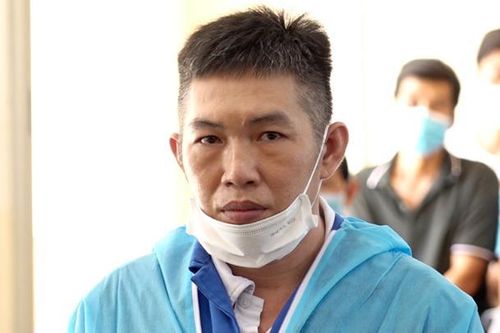 Vừa được tha tù về tội giết người, gã côn đồ tiếp tục đâm người trọng thương