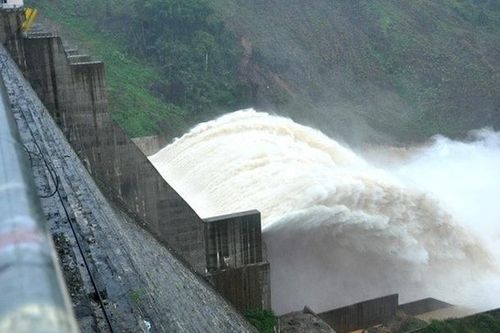 Lào Cai: Trượt chân ngã xuống đập nước, một công nhân thủy điện mất tích