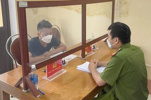 Triệu tập chủ tài khoản Tiktok lồng tiếng súng vào video CSGT làm nhiệm vụ