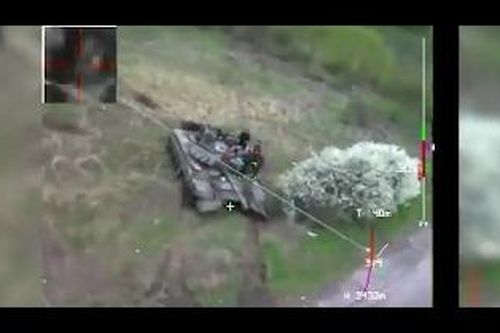 Video UAV 'sát thủ cảm tử' của Ukraine tập kích xe tăng Nga