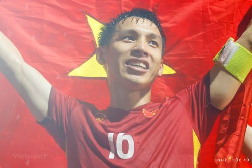 Những hình ảnh đáng nhớ của lá cờ Việt Nam tại SEA Games 31