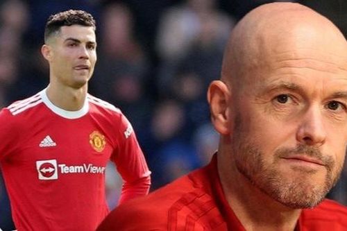 Carragher: 'MU không thể vào mùa mới cùng một tiền đạo như Ronaldo'